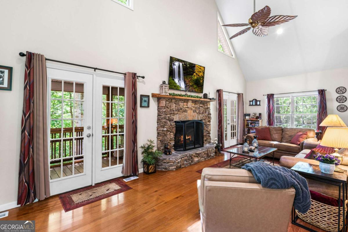 2102 Pooh Corner Hiawassee GA 30546