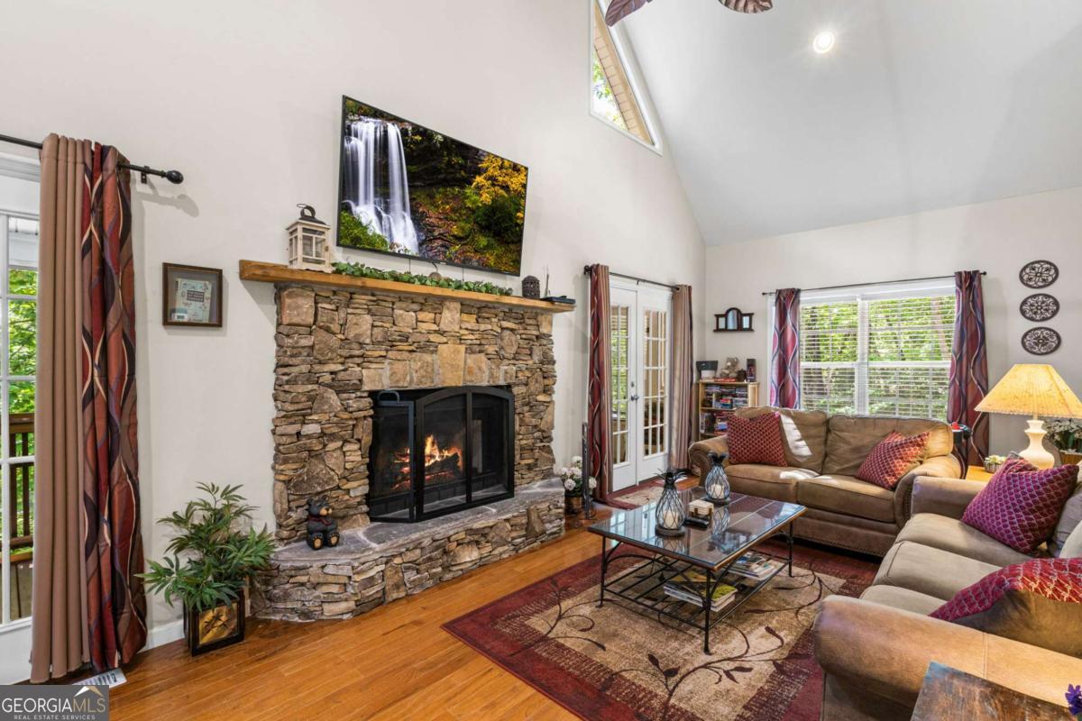 2102 Pooh Corner Hiawassee GA 30546