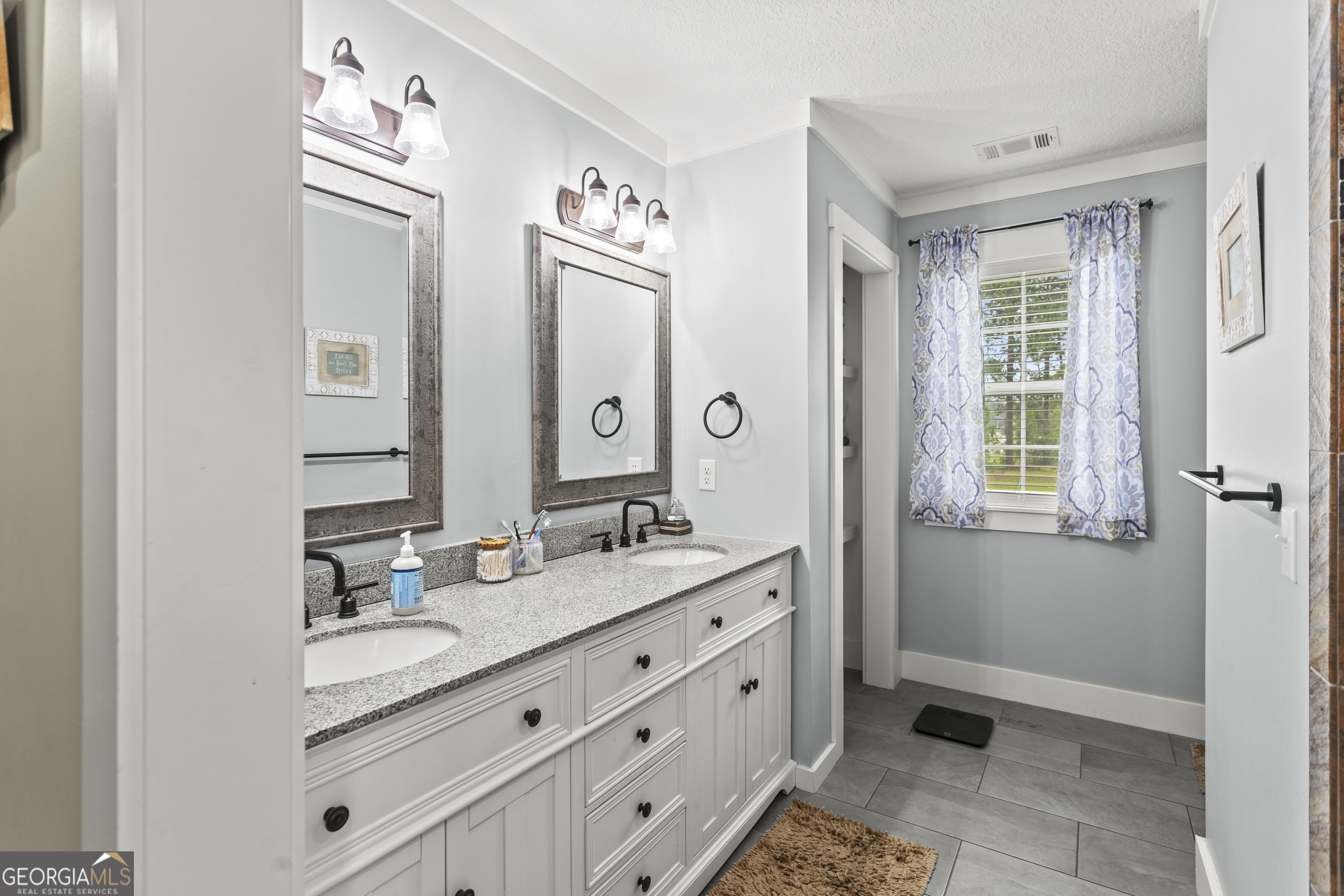 334 W Pine Street Metter GA 30439