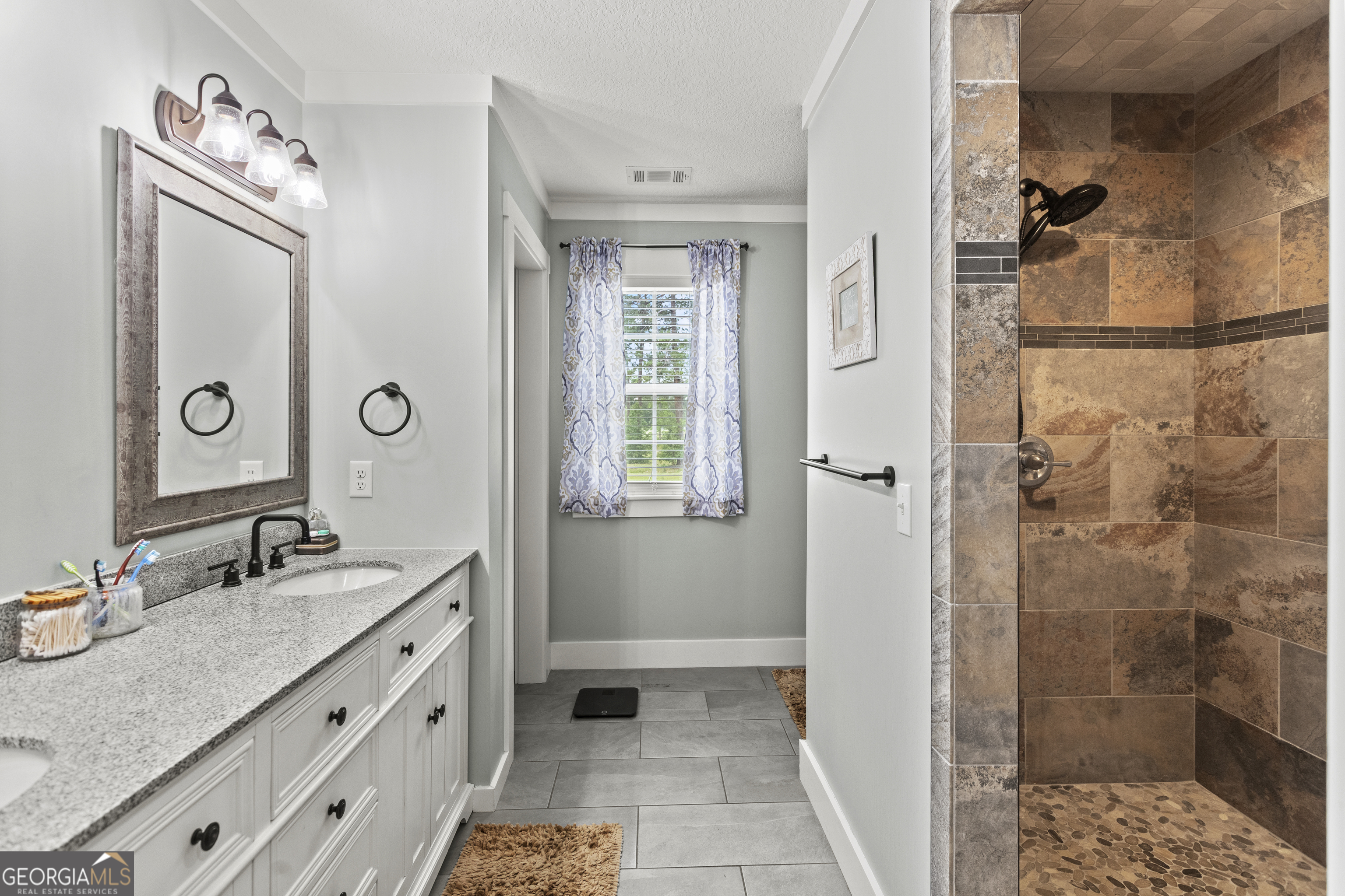334 W Pine Street Metter GA 30439