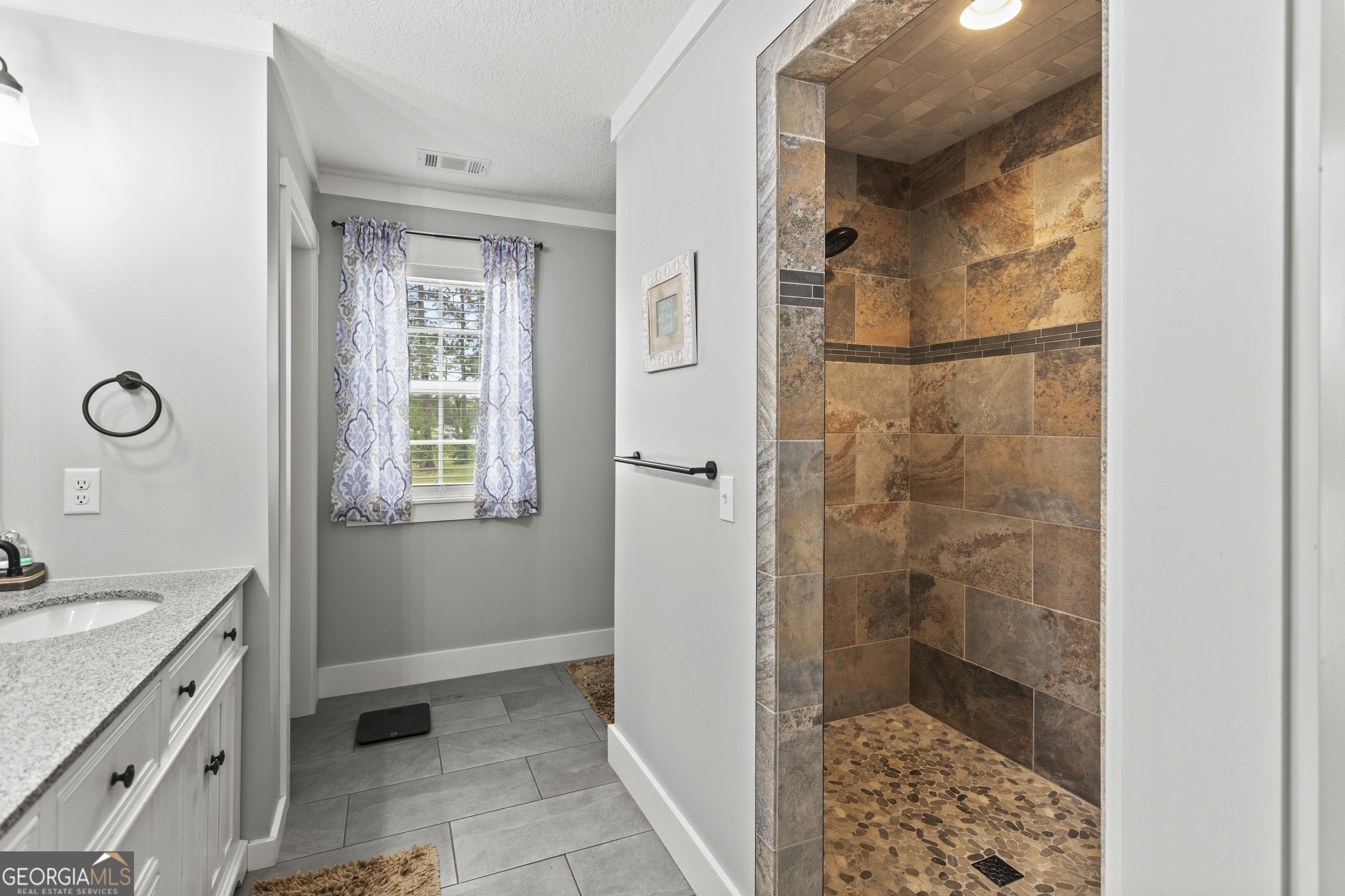 334 W Pine Street Metter GA 30439