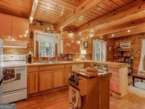 87 Garden Lane Cleveland GA 30528