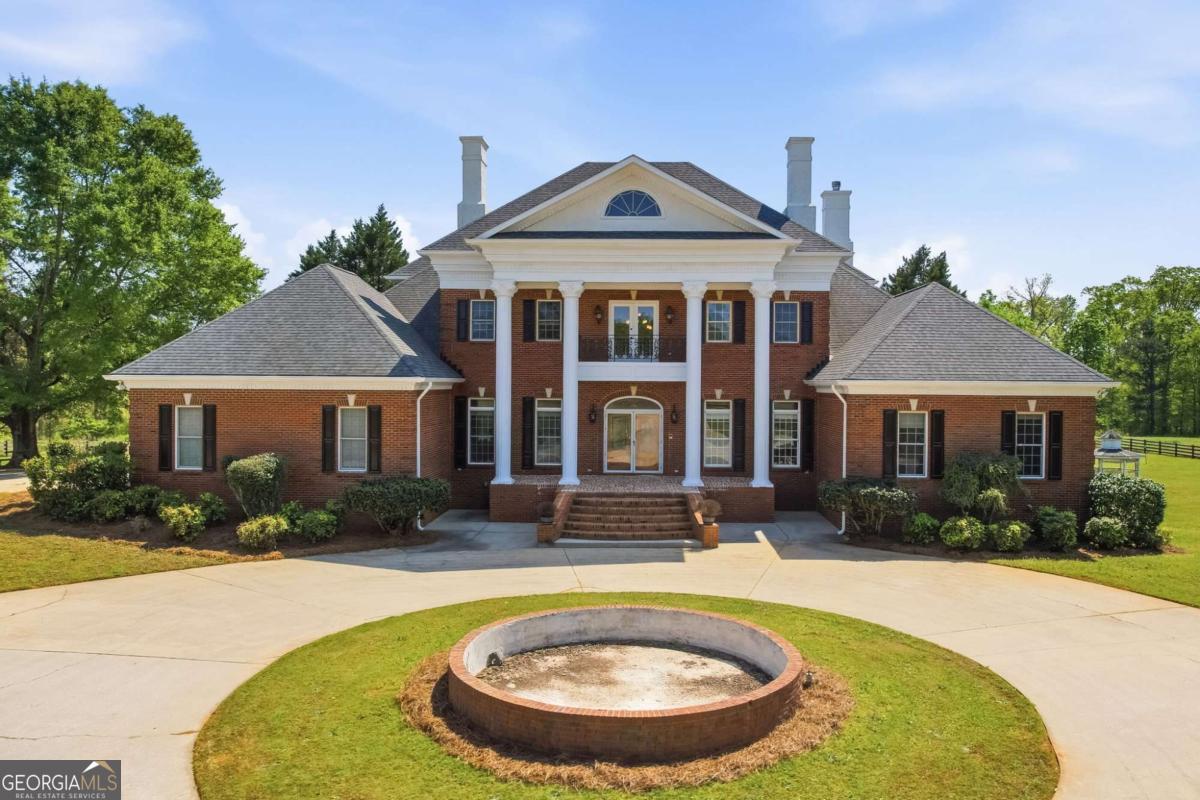 1202 Hodges Circle Mansfield GA 30055