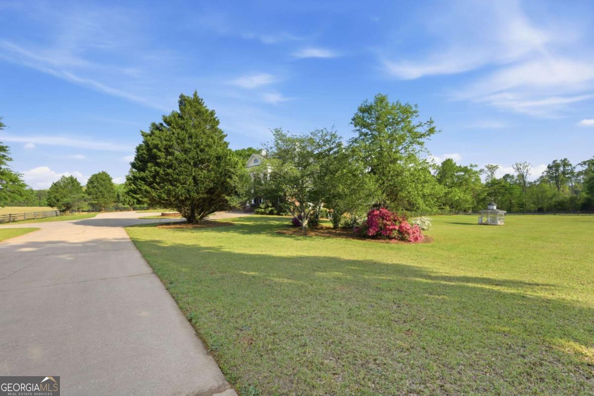 1202 Hodges Circle Mansfield GA 30055