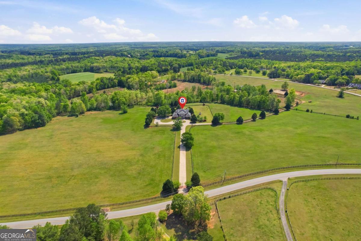 1202 Hodges Circle Mansfield GA 30055