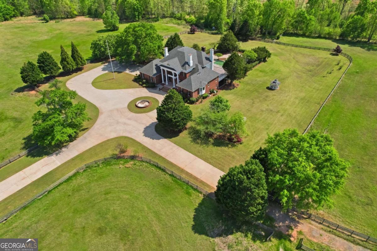 1202 Hodges Circle Mansfield GA 30055