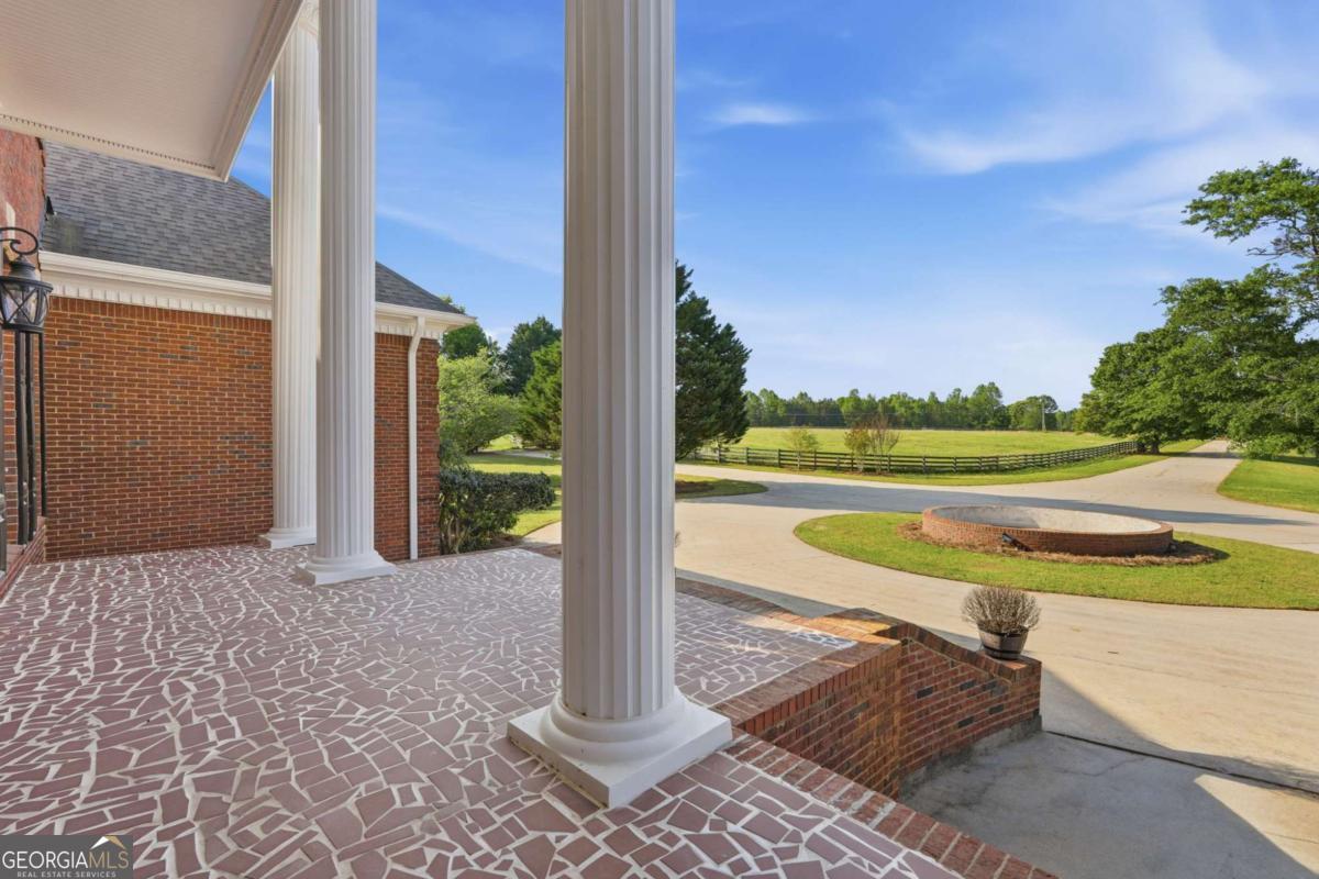 1202 Hodges Circle Mansfield GA 30055