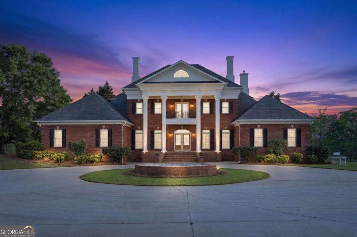 1202 Hodges Circle Mansfield GA 30055