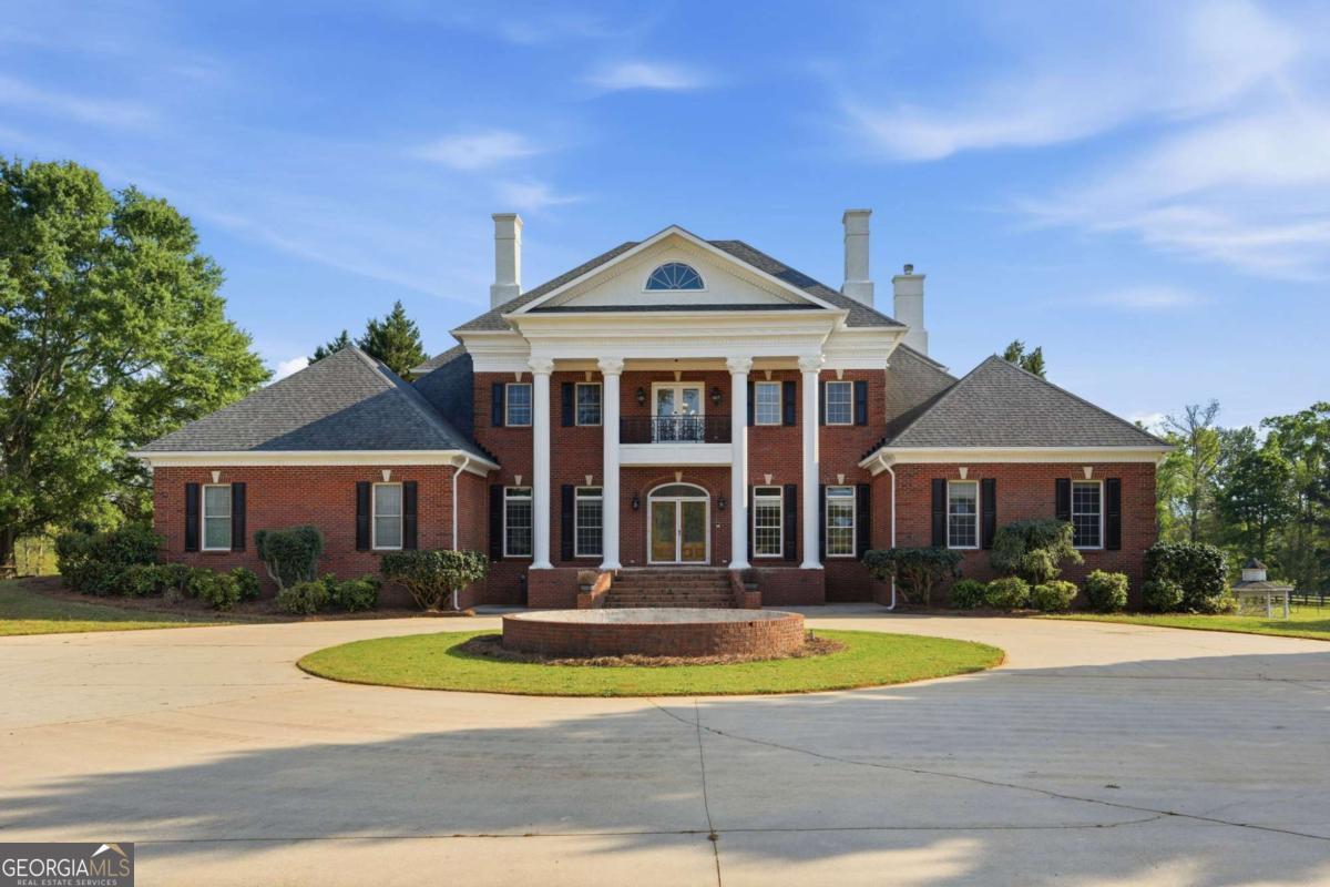 1202 Hodges Circle Mansfield GA 30055
