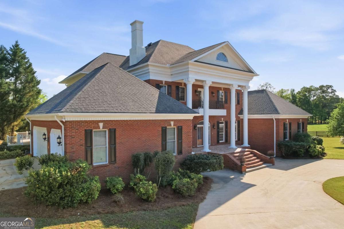 1202 Hodges Circle Mansfield GA 30055