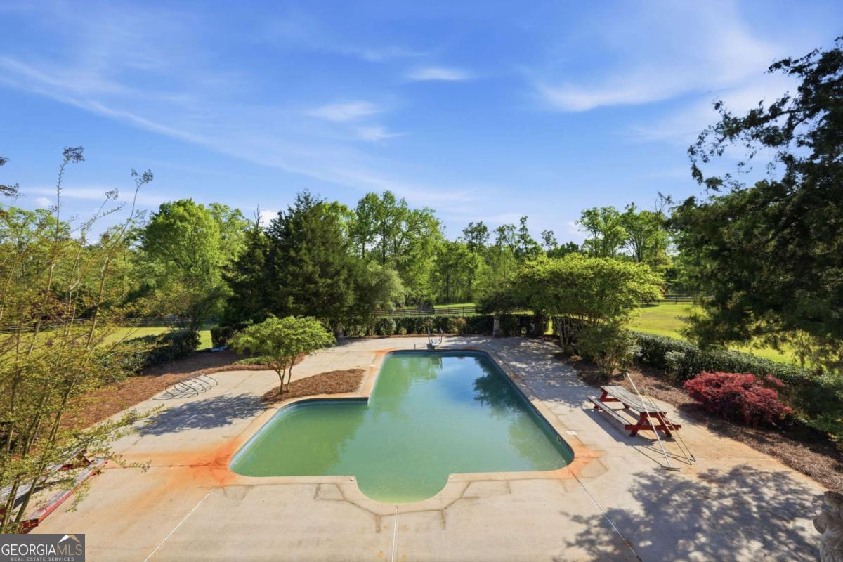 1202 Hodges Circle Mansfield GA 30055