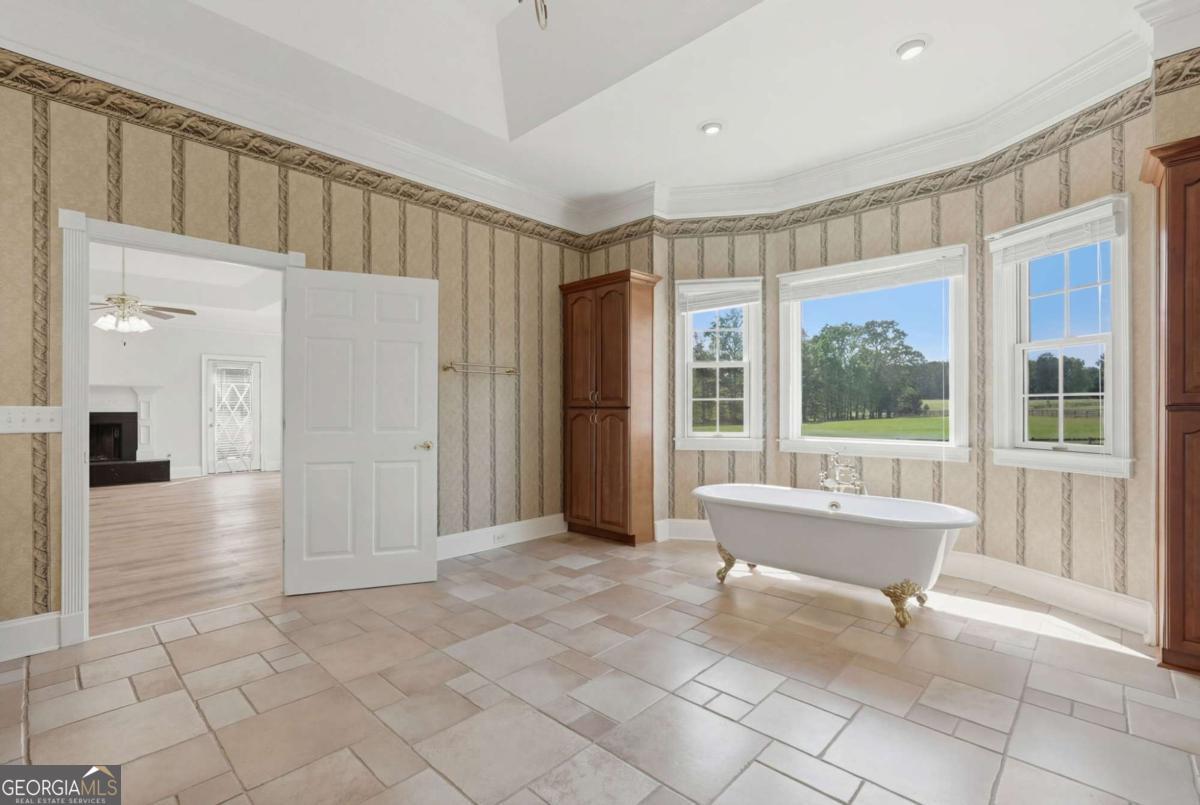 1202 Hodges Circle Mansfield GA 30055