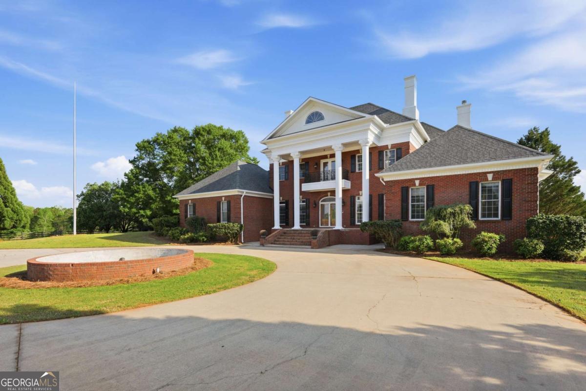 1202 Hodges Circle Mansfield GA 30055