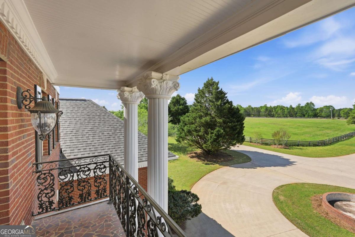 1202 Hodges Circle Mansfield GA 30055