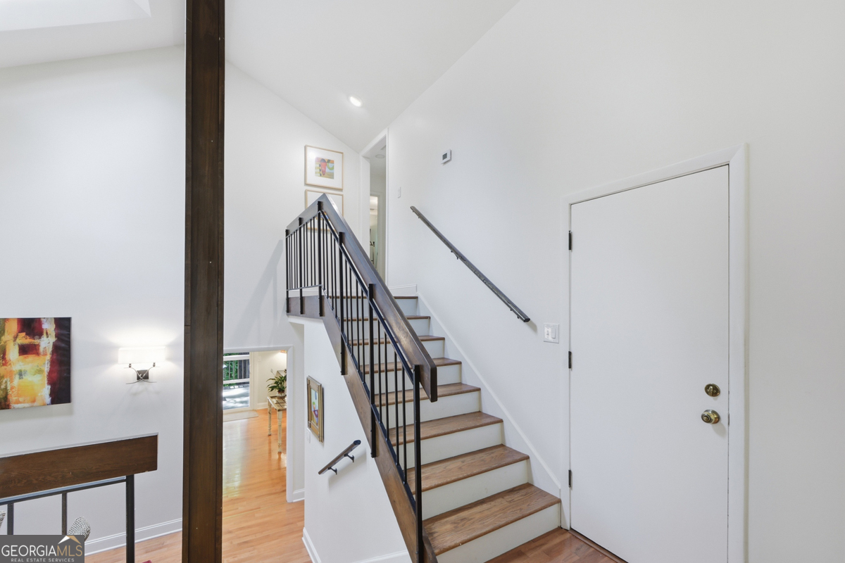 270 Lakeview Ridge W Roswell GA 30076