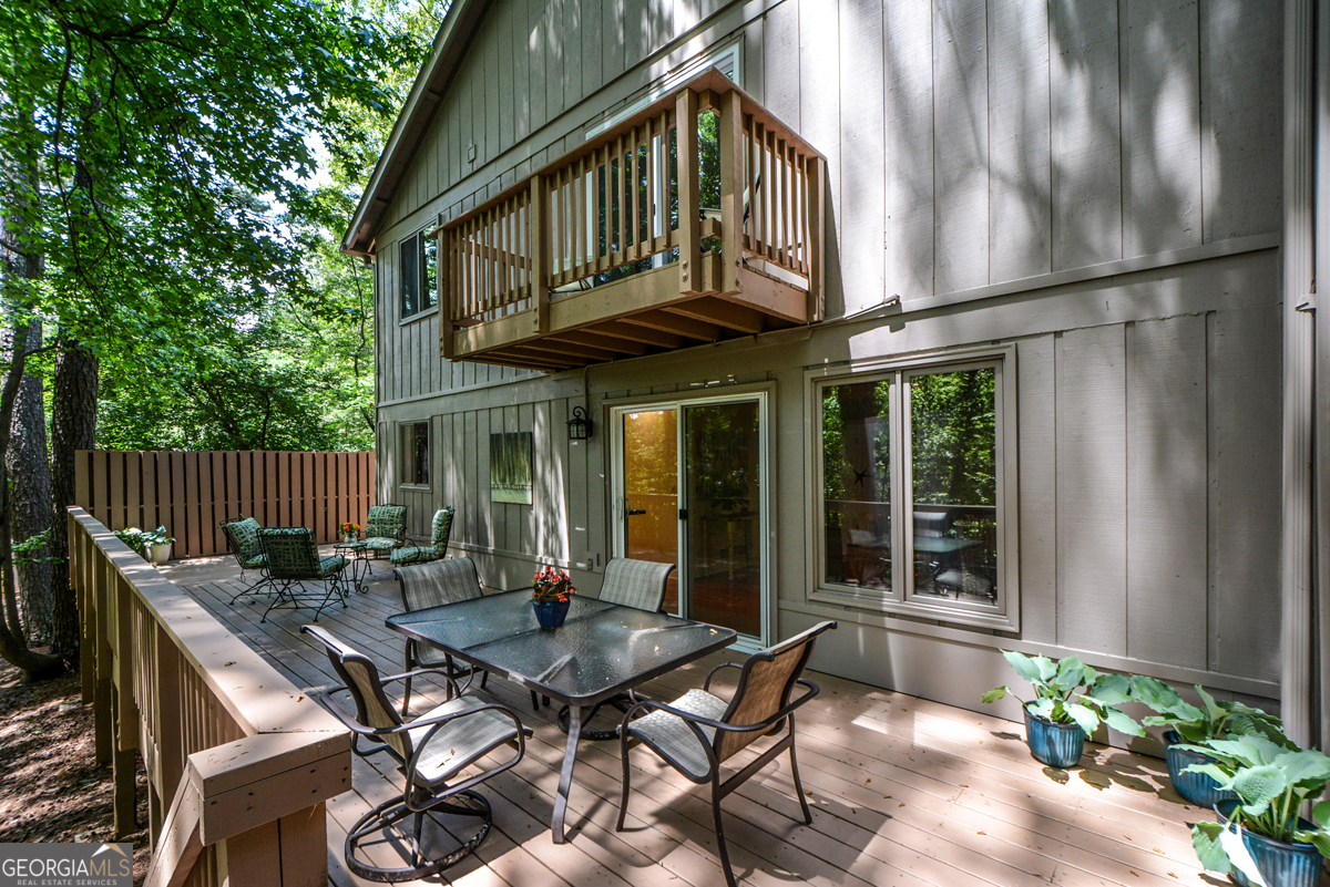 270 Lakeview Ridge W Roswell GA 30076