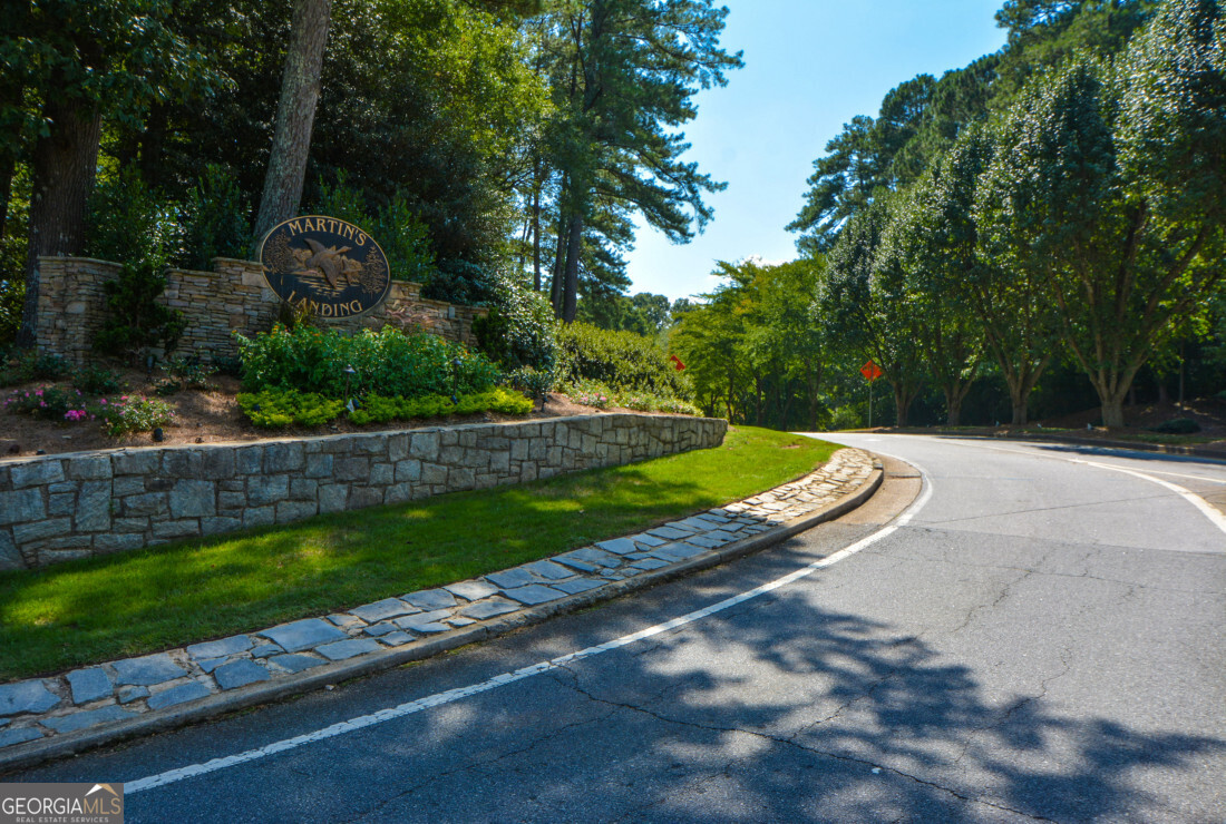 270 Lakeview Ridge W Roswell GA 30076