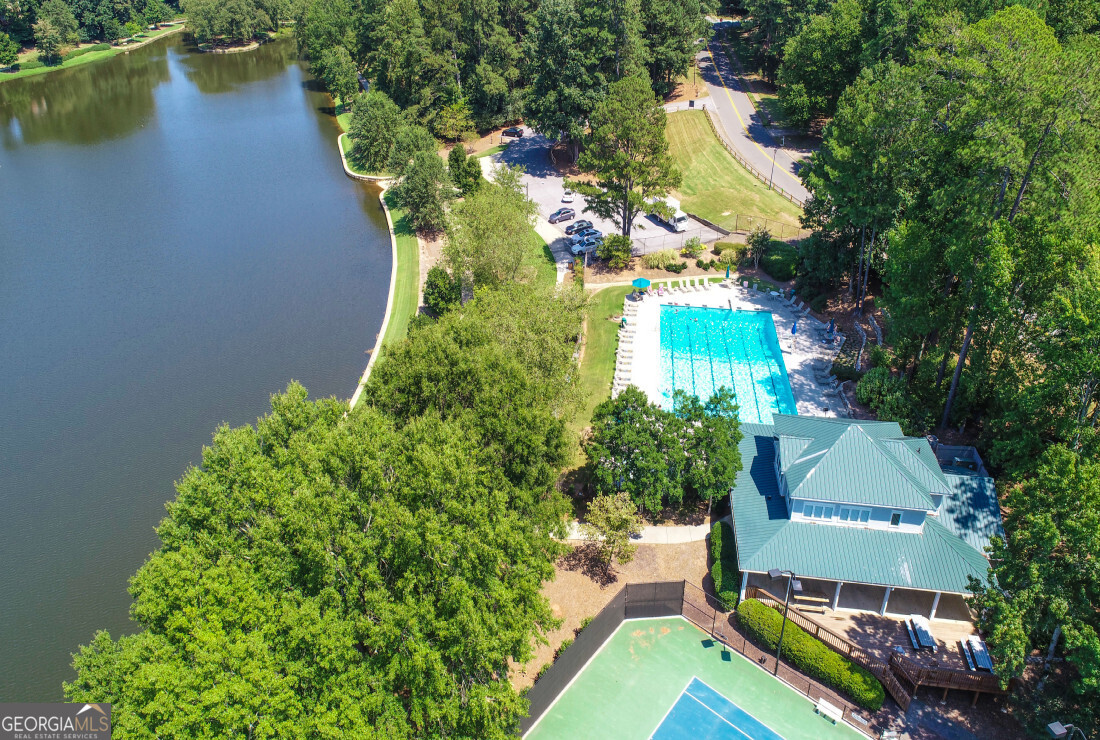 270 Lakeview Ridge W Roswell GA 30076