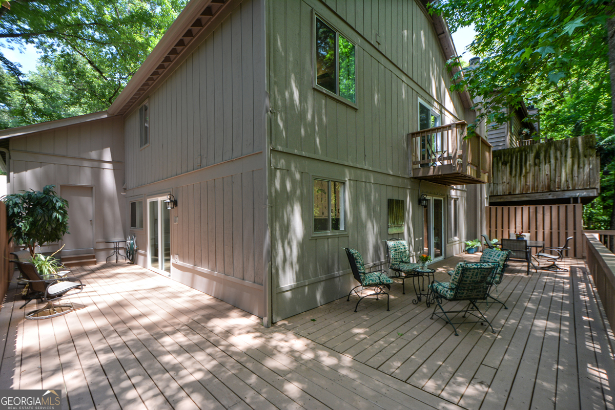 270 Lakeview Ridge W Roswell GA 30076