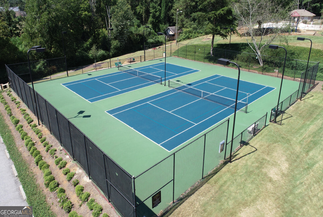 270 Lakeview Ridge W Roswell GA 30076