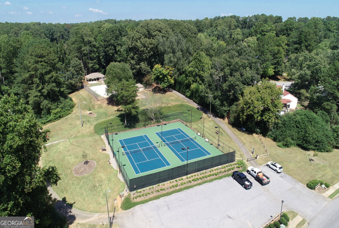 270 Lakeview Ridge W Roswell GA 30076