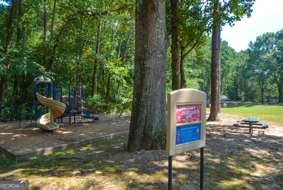 270 Lakeview Ridge W Roswell GA 30076