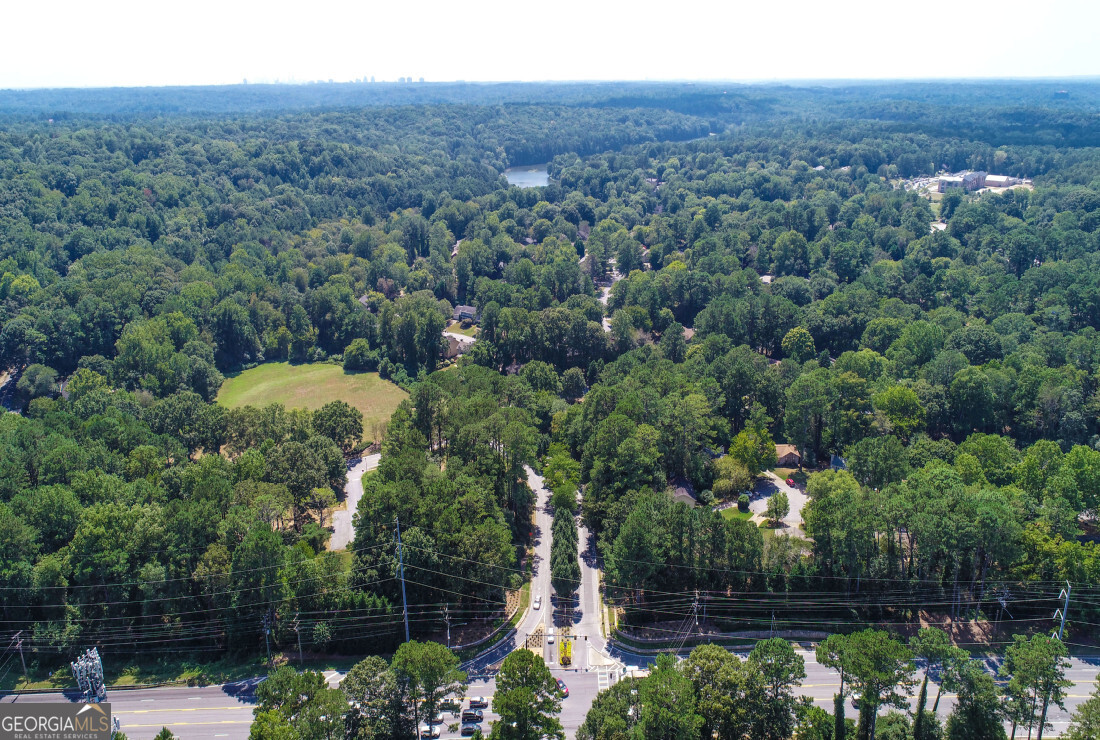 270 Lakeview Ridge W Roswell GA 30076