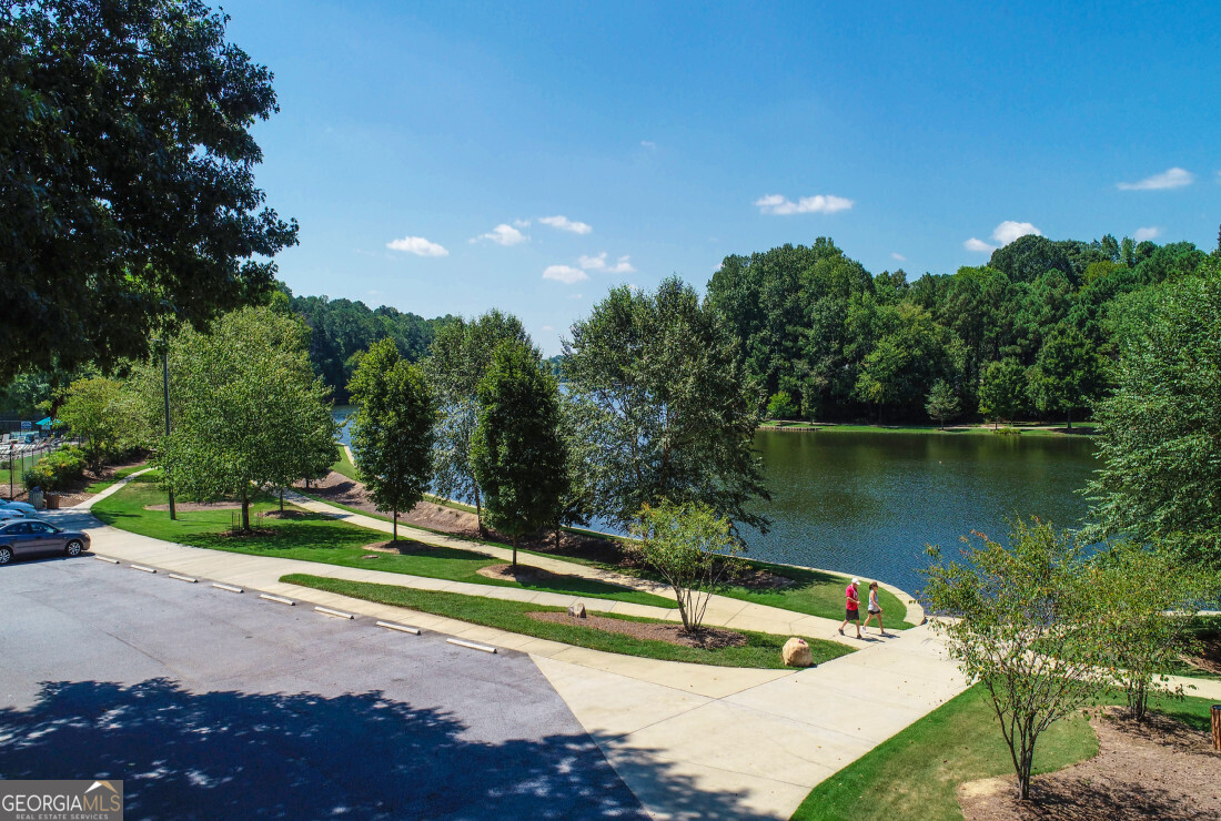 270 Lakeview Ridge W Roswell GA 30076