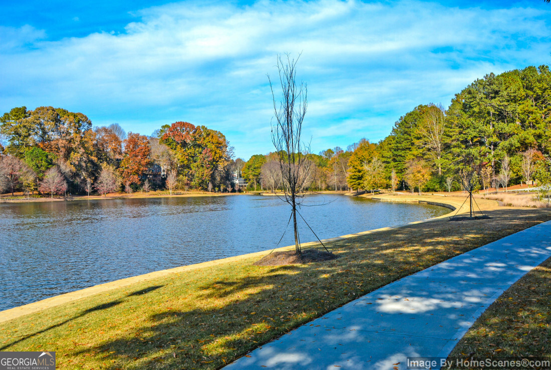 270 Lakeview Ridge W Roswell GA 30076