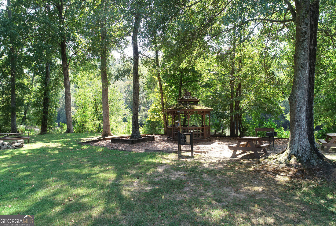 270 Lakeview Ridge W Roswell GA 30076