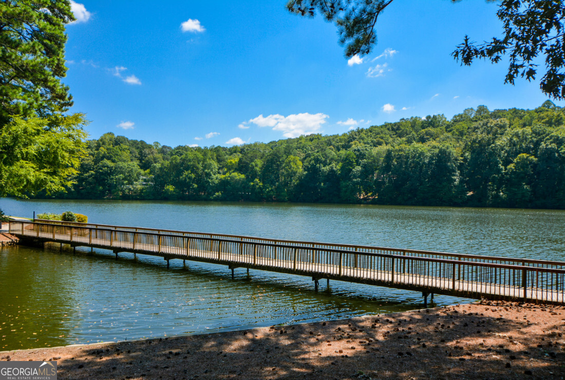 270 Lakeview Ridge W Roswell GA 30076