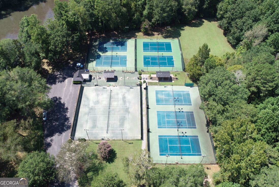 270 Lakeview Ridge W Roswell GA 30076
