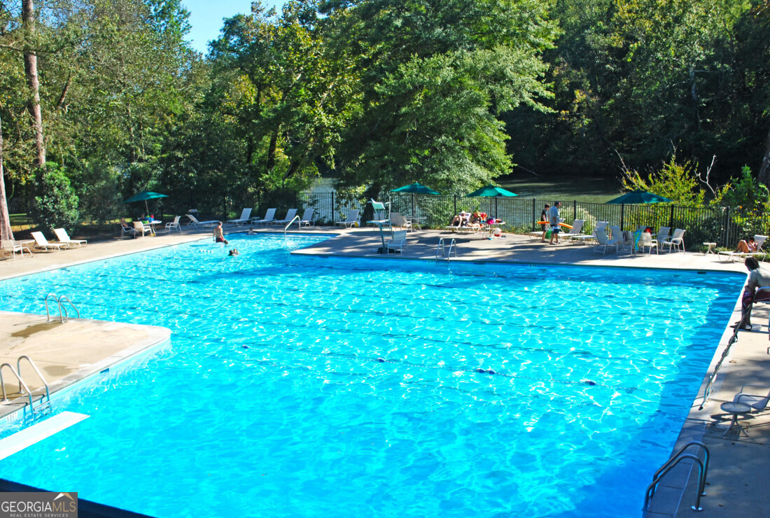 270 Lakeview Ridge W Roswell GA 30076