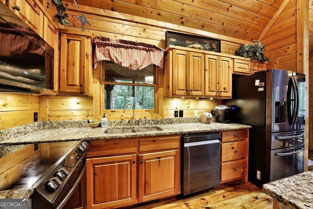 85 Hunter Drive Talking Rock GA 30175