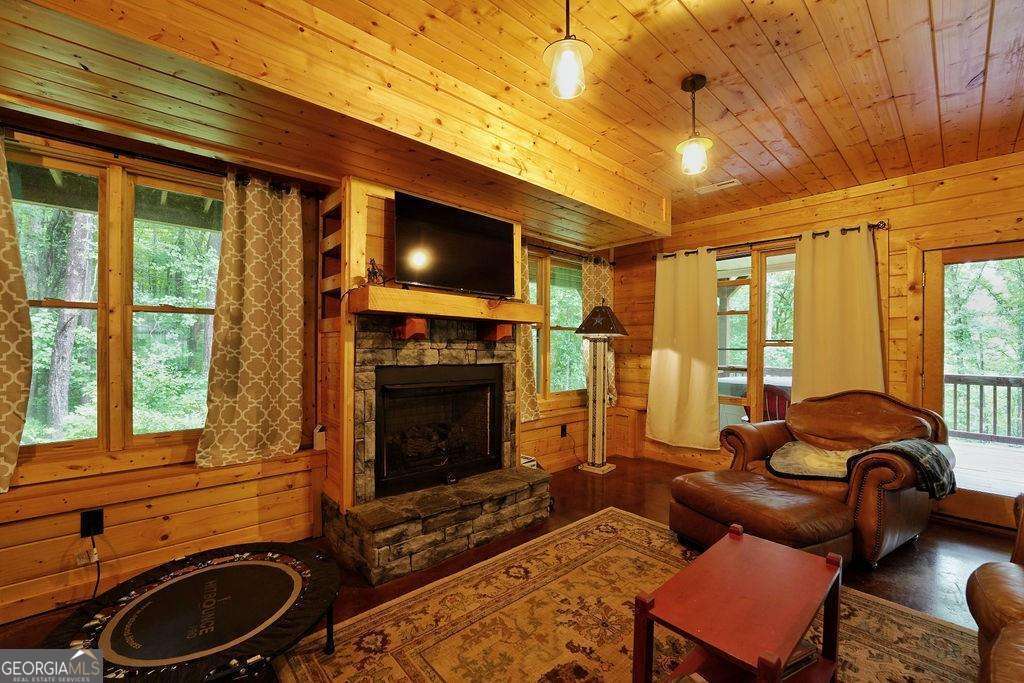 85 Hunter Drive Talking Rock GA 30175