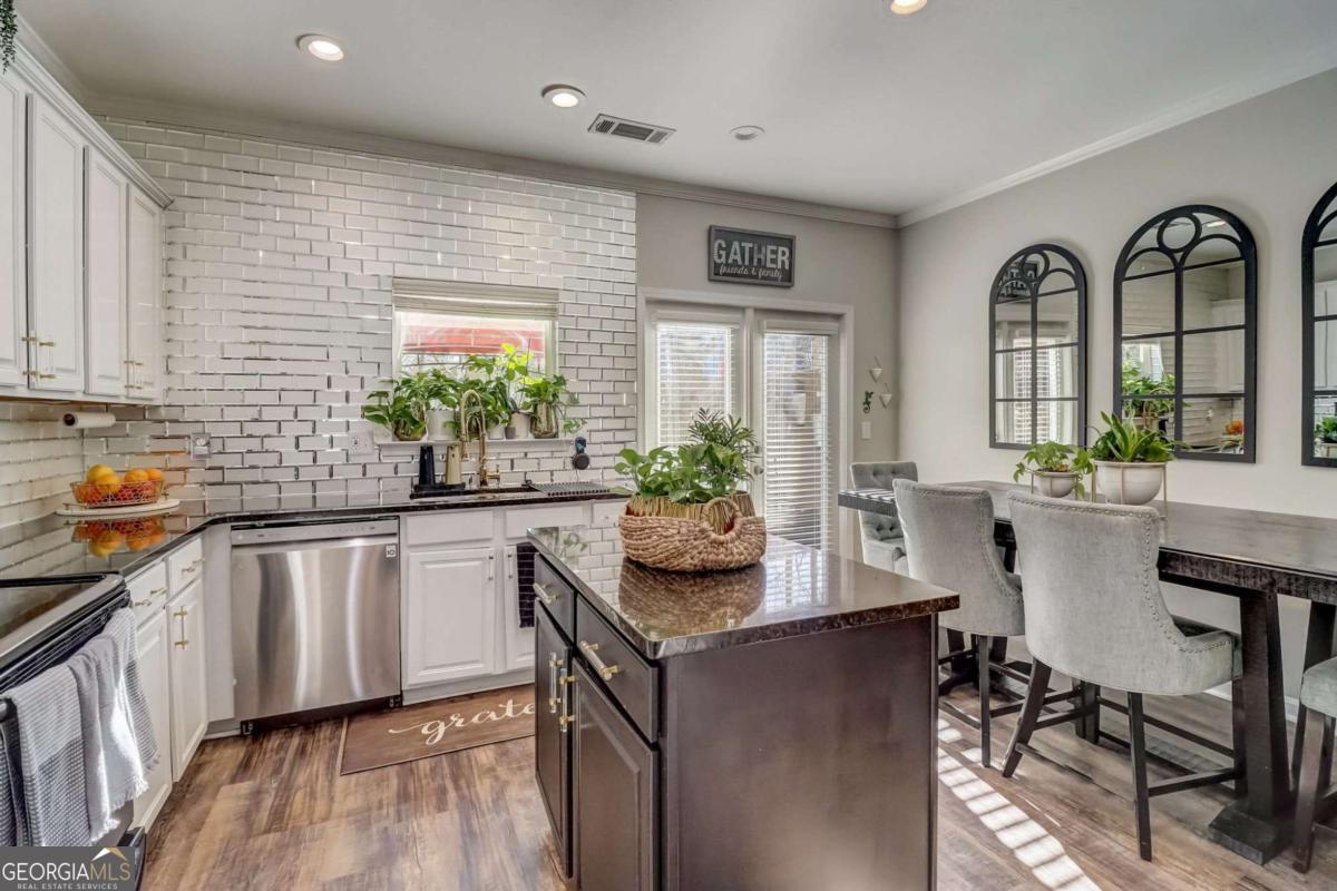 1753 Liberty Parkway NW Atlanta GA 30318