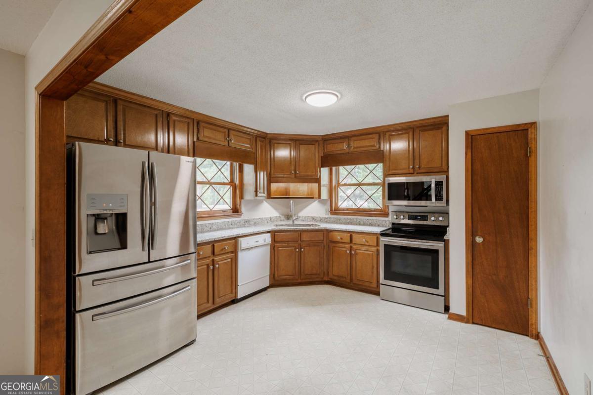1967 Calhoun Falls Highway Elberton GA 30635