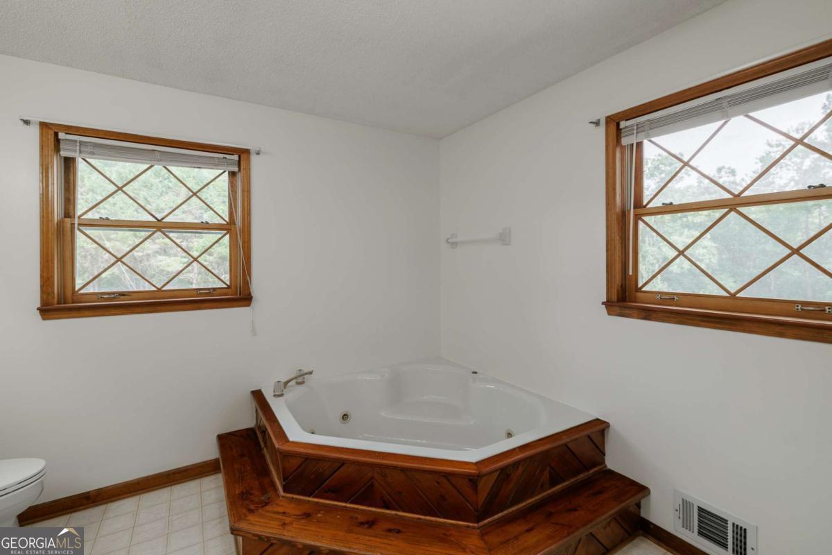 1967 Calhoun Falls Highway Elberton GA 30635