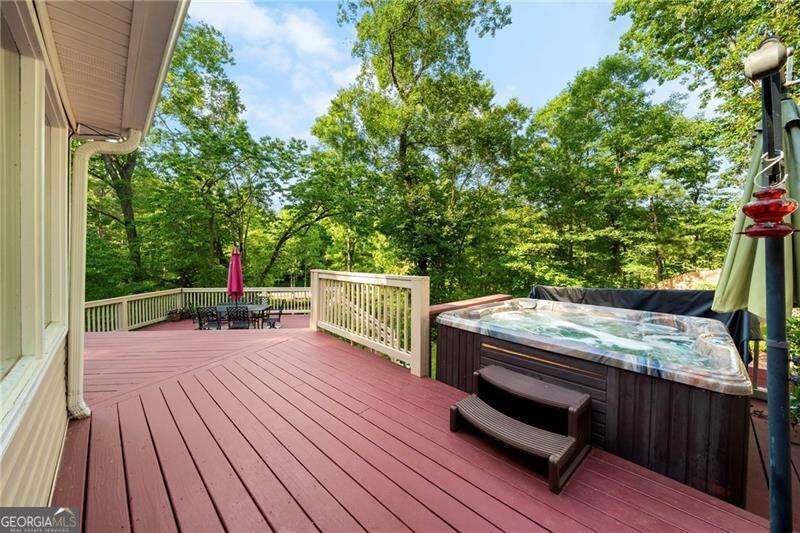 31 Fawn Lake Trail NE White GA 30184
