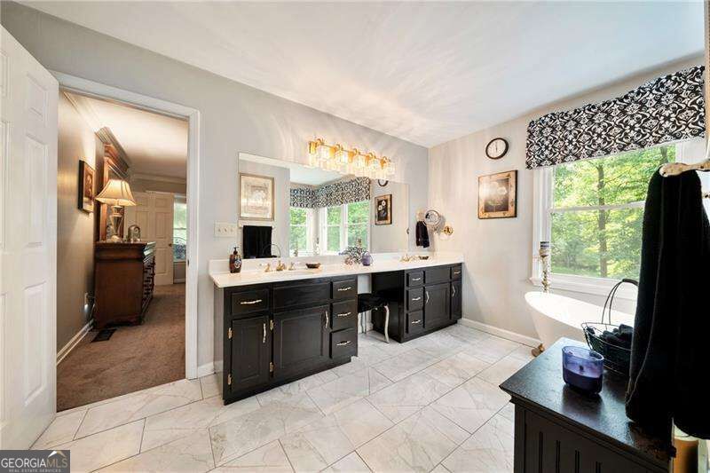 31 Fawn Lake Trail NE White GA 30184