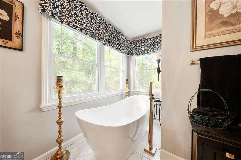 31 Fawn Lake Trail NE White GA 30184