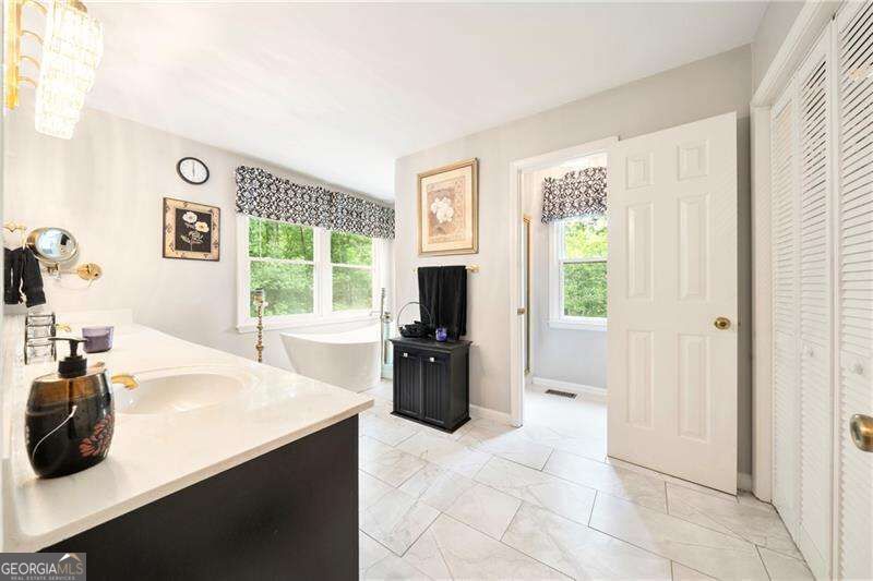 31 Fawn Lake Trail NE White GA 30184
