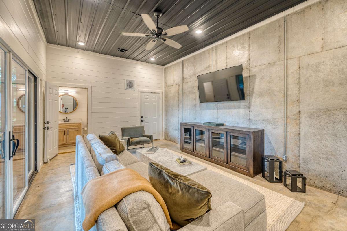 281 Raintree Bend Blue Ridge GA 30513