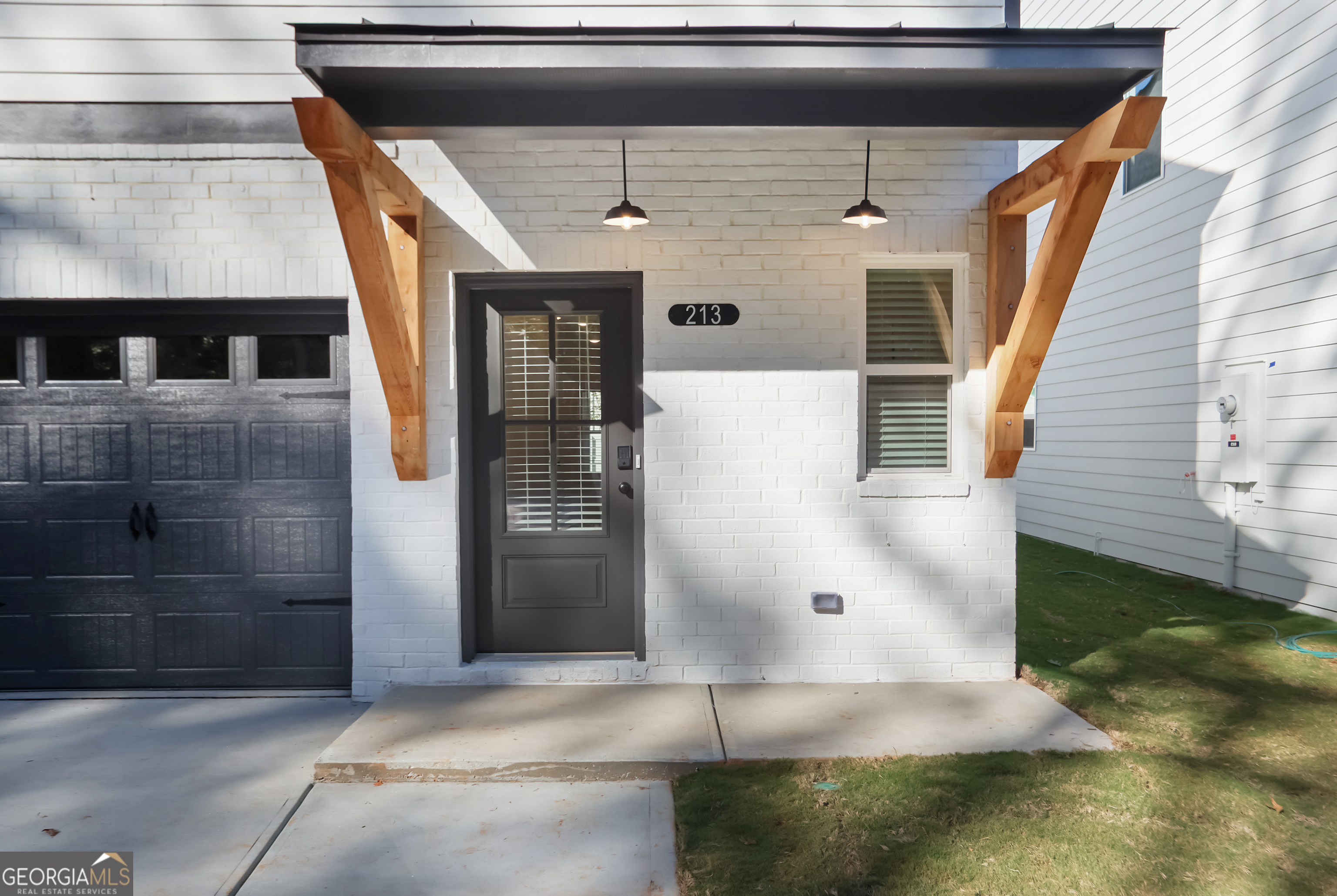 195 Jackson Heights Cleveland GA 30528