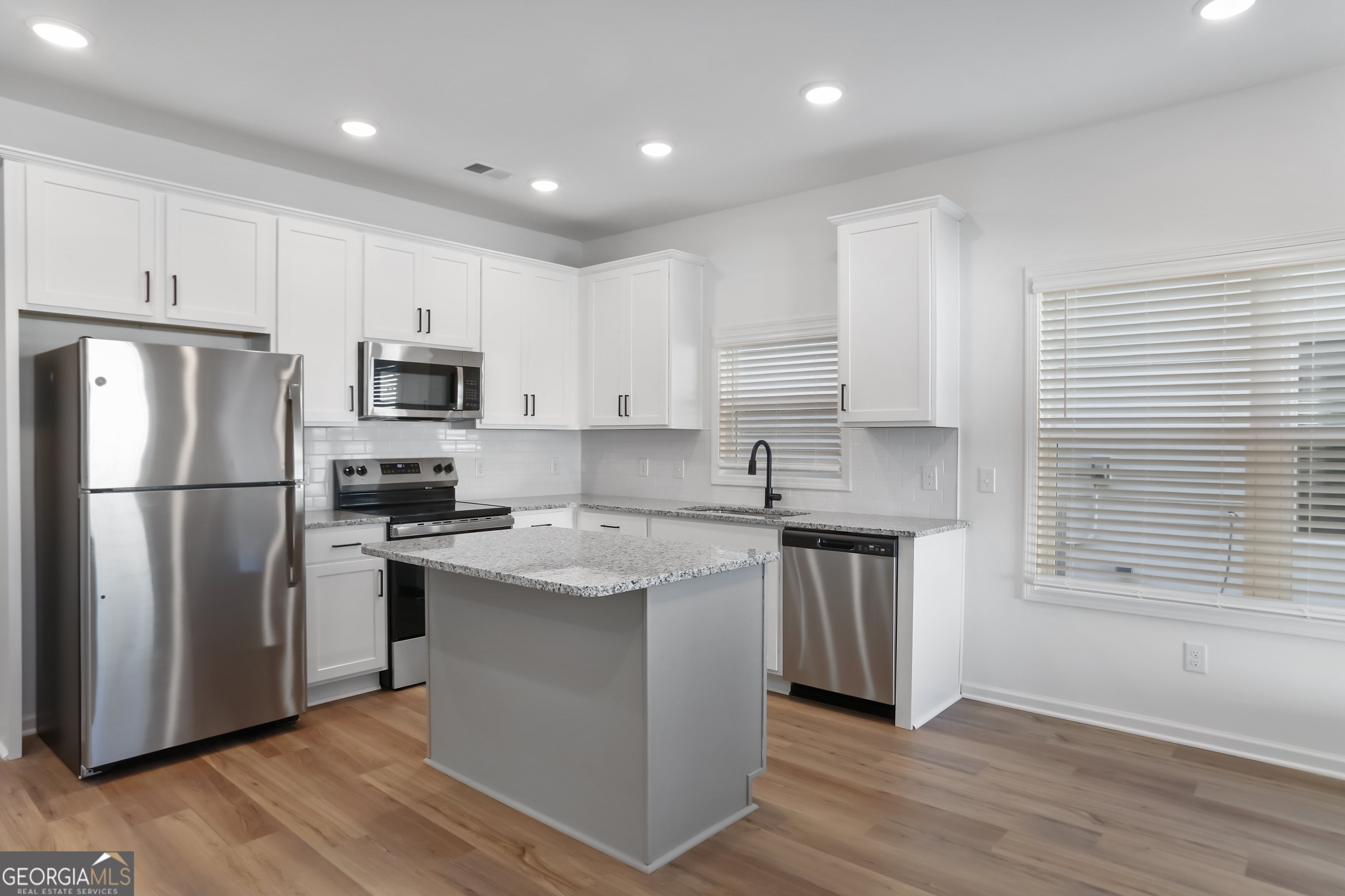 195 Jackson Heights Cleveland GA 30528