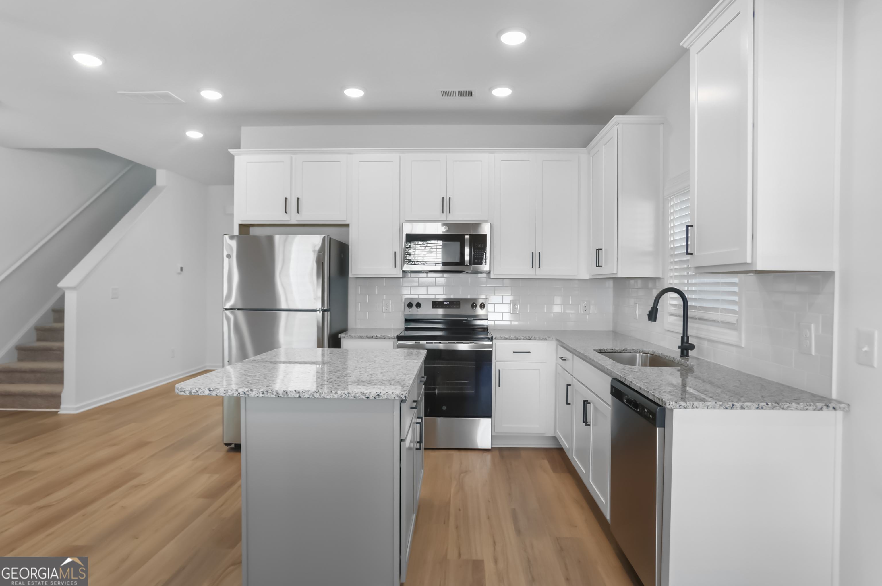 195 Jackson Heights Cleveland GA 30528