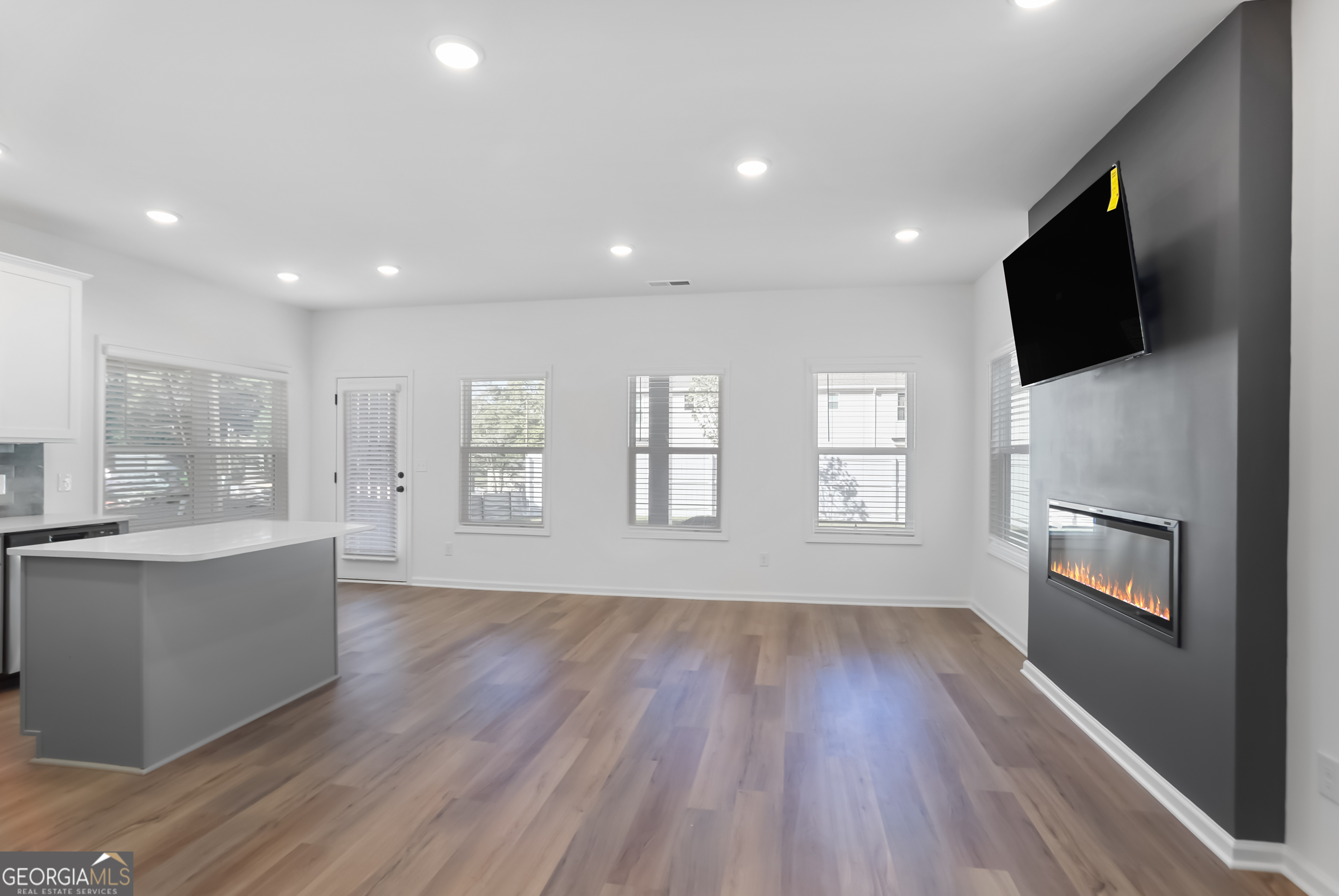 195 Jackson Heights Cleveland GA 30528