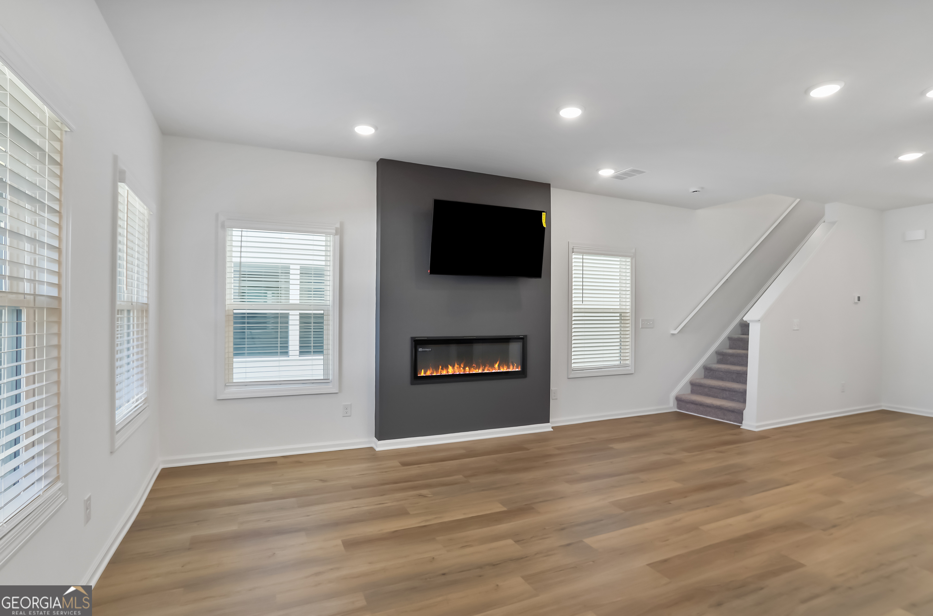 195 Jackson Heights Cleveland GA 30528
