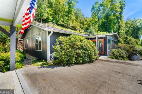 162 Hiawassee River Road Brasstown NC 28902