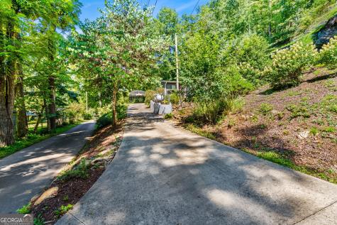 162 Hiawassee River Road Brasstown NC 28902